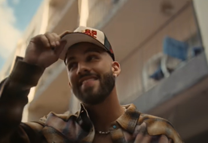 Que haces de Becky G y Manuel Turizo de que trata la canción.